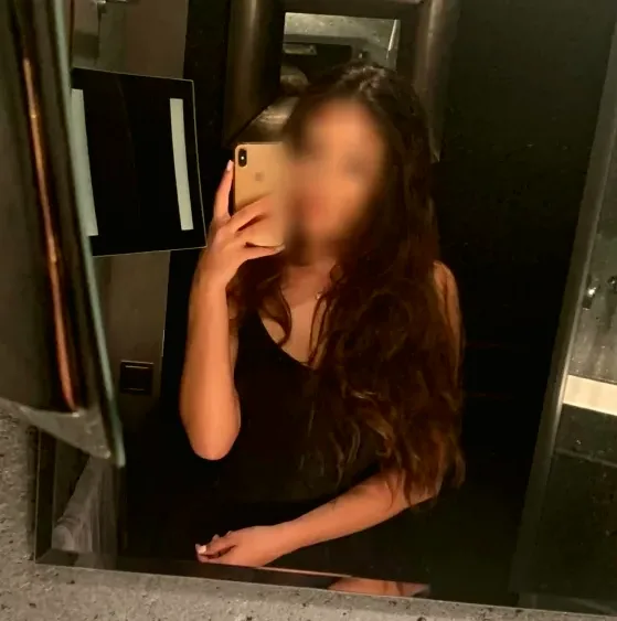 Anja, 24