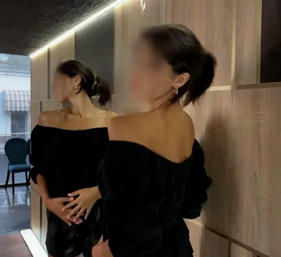 Claudia, 33