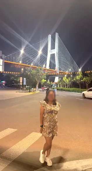 Claudia, 34