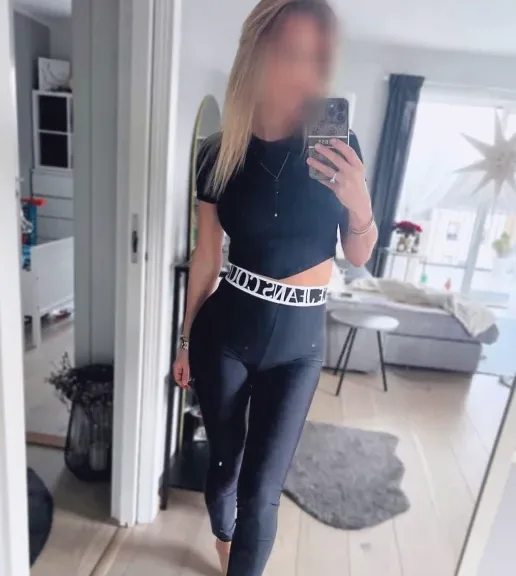 Jacqueline, 32