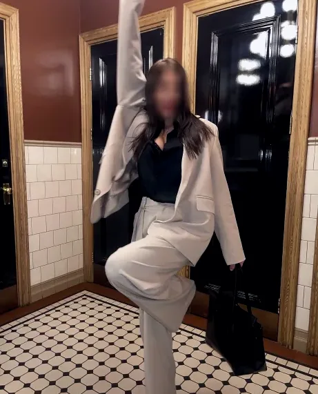 Jacqueline, 29