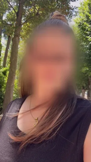 Lotta, 29