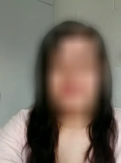 Luisa, 33