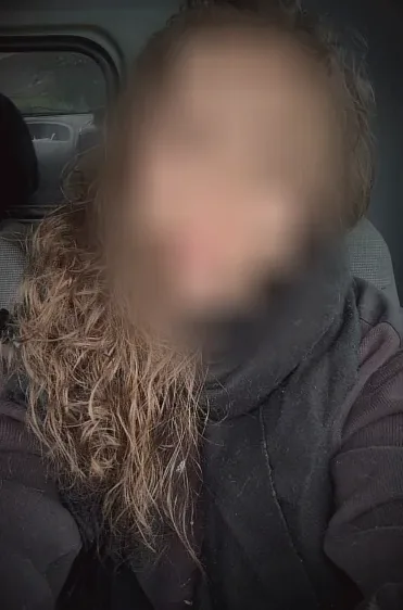 Sandra, 24